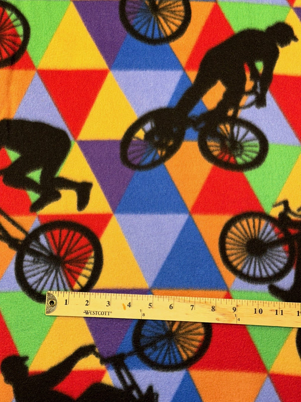 Bicycles on Multicolored Triangles - Fleece