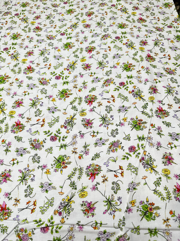 From the Heart Floral White Cotton - 44/45" Wide - 100% Cotton sec ST