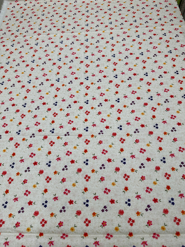 Tiny Flowers on White Cotton - 44/45" Wide - 100% Cotton sec ST